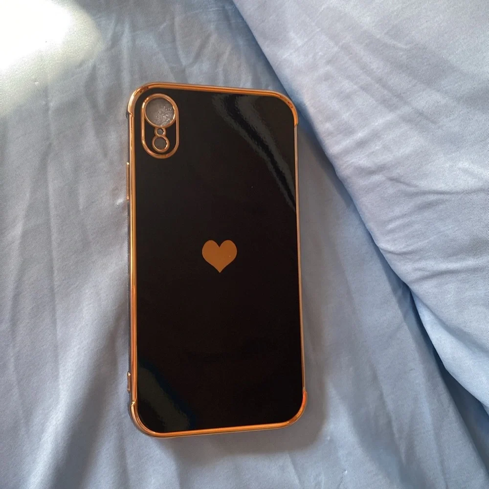 iPhone XR Case black and gold with heart